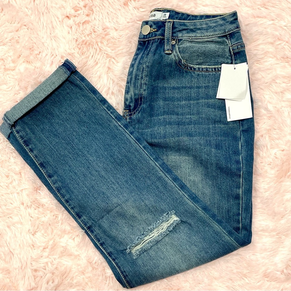 NWT JustFab High rise Distressed Cuffed Ankle Jeans size 28